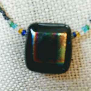 A beaded 17" necklace